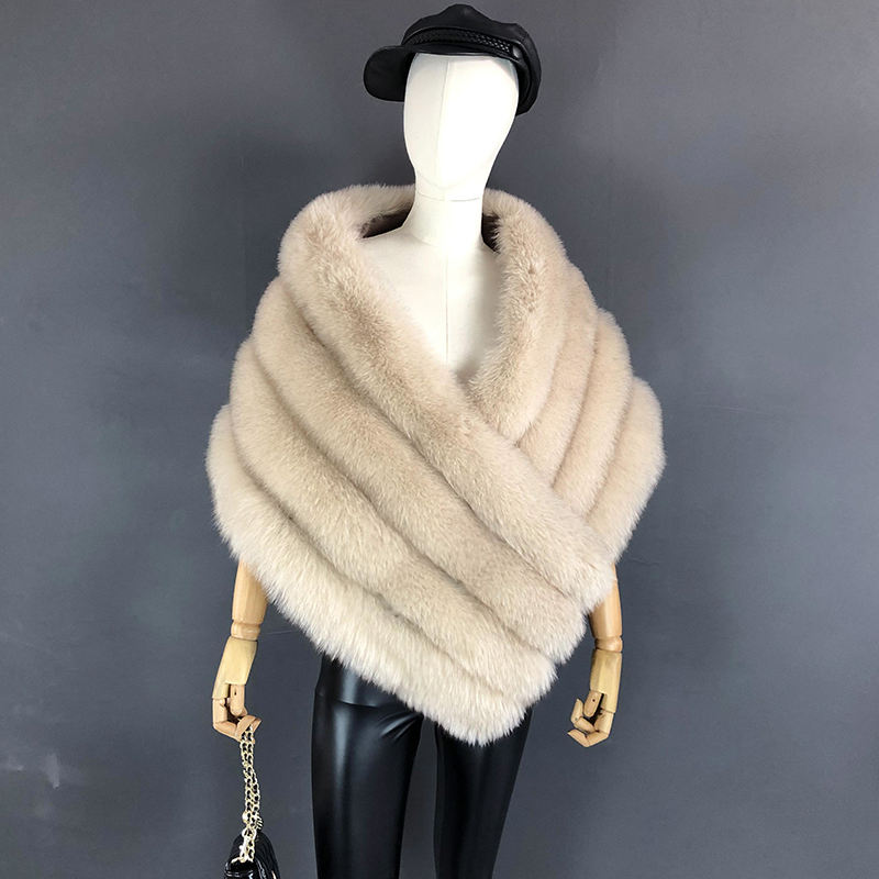 CLARA - Fur cape