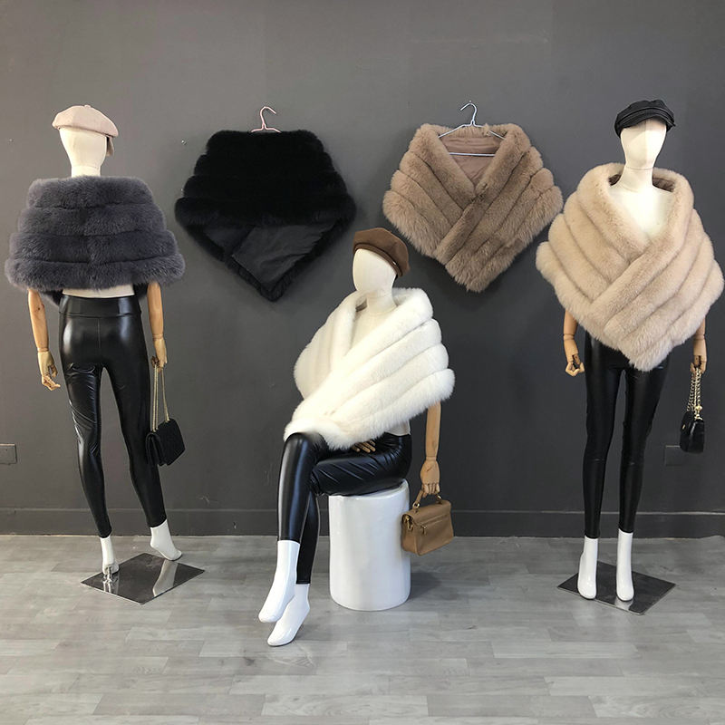 CLARA - Fur cape